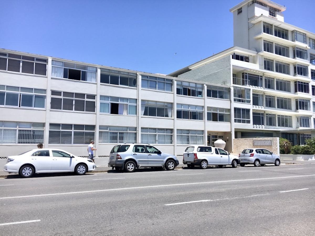 Sandringham Bachelor Beach Road Bloubergstrand Exterior photo